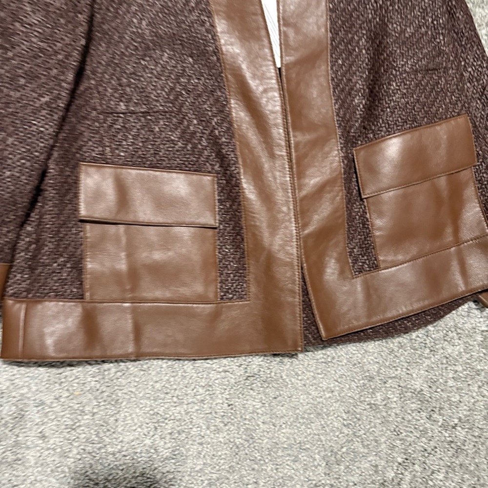 AKRIS NEW GATE Wool Blend Structured Tweed Jacket Lamb Leather Trim 14 $3,990.00 - Picture 8 of 16